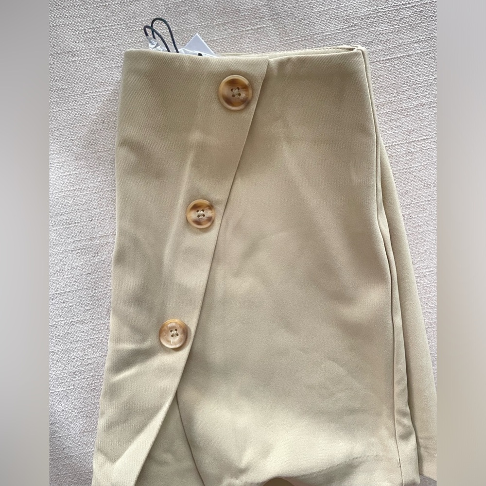 BNWT WeWoreWhat Skort